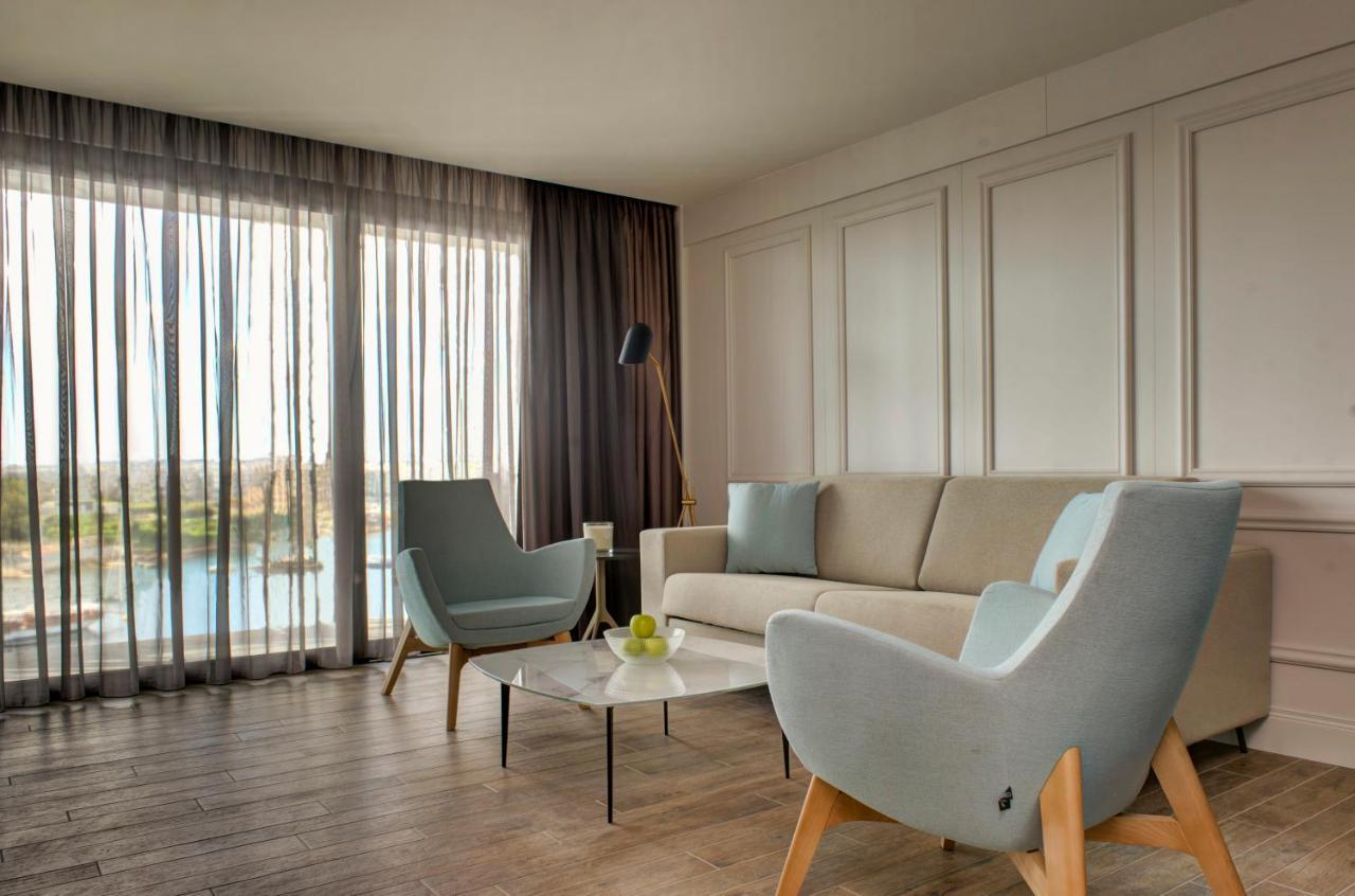 Land's End, Boutique 4* Sliema